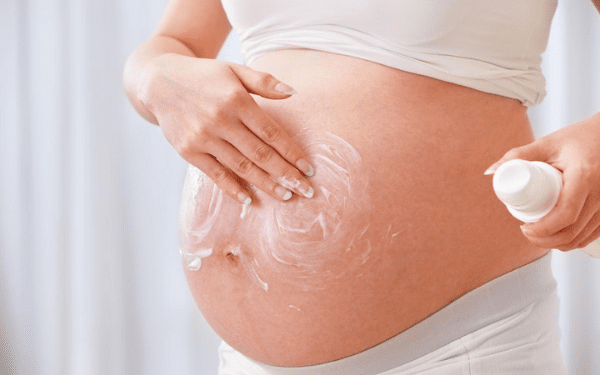 Khi mang thai, phụ nữ thường bị tăng cân khá nhanh, dẫn đến tình trạng da bị mỏng và căng. Dẫn đến rạn da