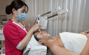 Học spa vừa giúp có kiến thức nền tảng chăm sóc da, vừa mở rộng cơ hội nghề nghiệp