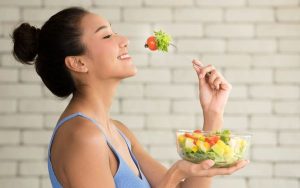 Ăn uống khoa học để chống các chất oxy hóa, giúp làn da được trẻ lâu